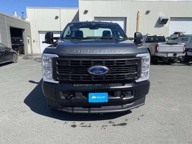 2024 Ford F-350 photo 2