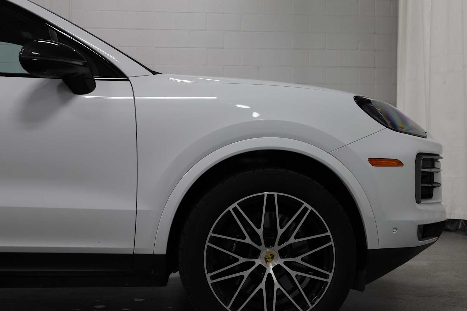 2024 Porsche Cayenne Coupe photo 8