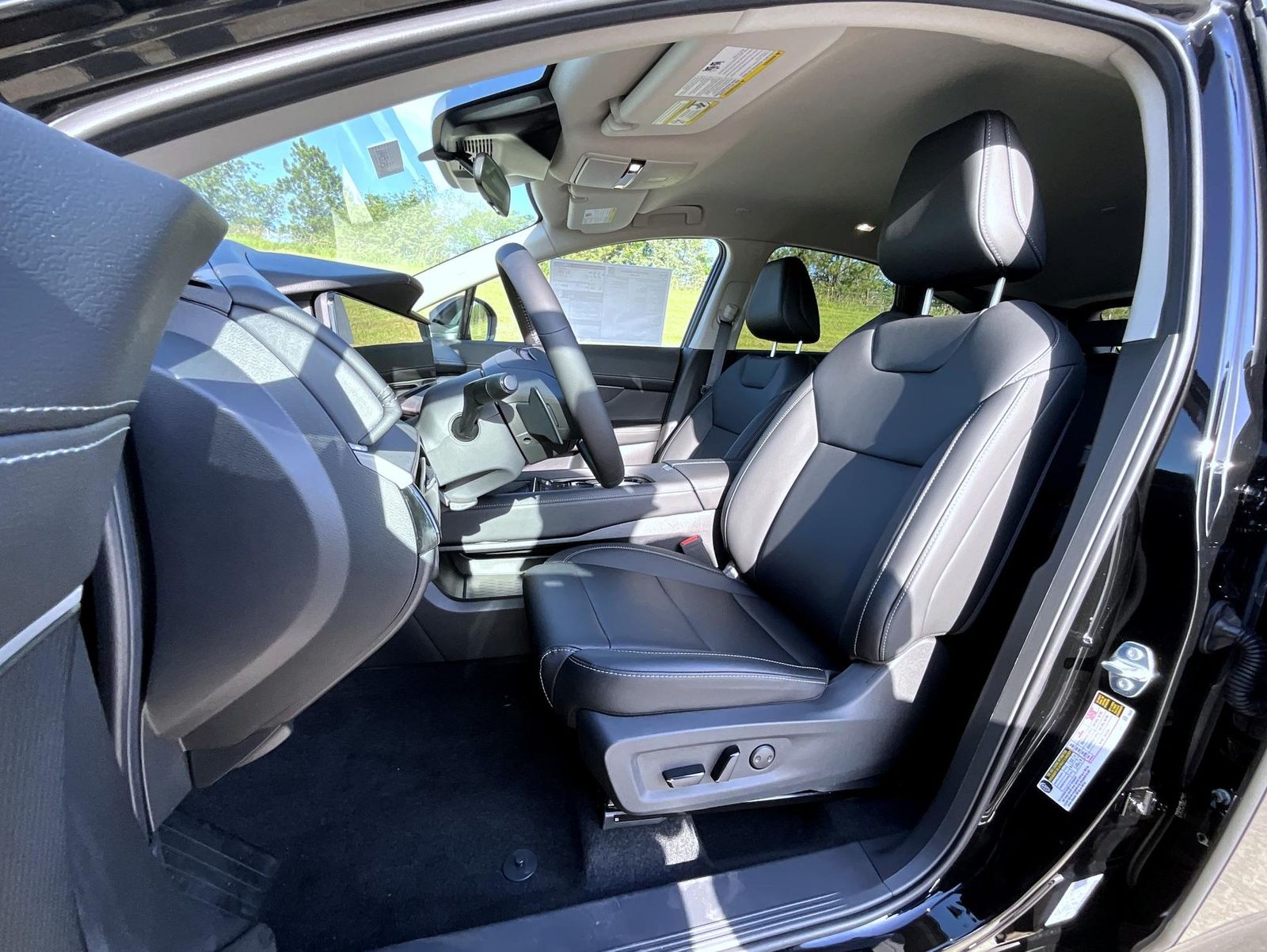 2025 Nissan Murano SV photo 10