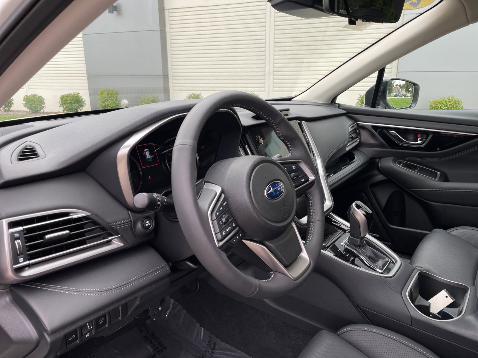 2025 Subaru Outback Touring photo 25