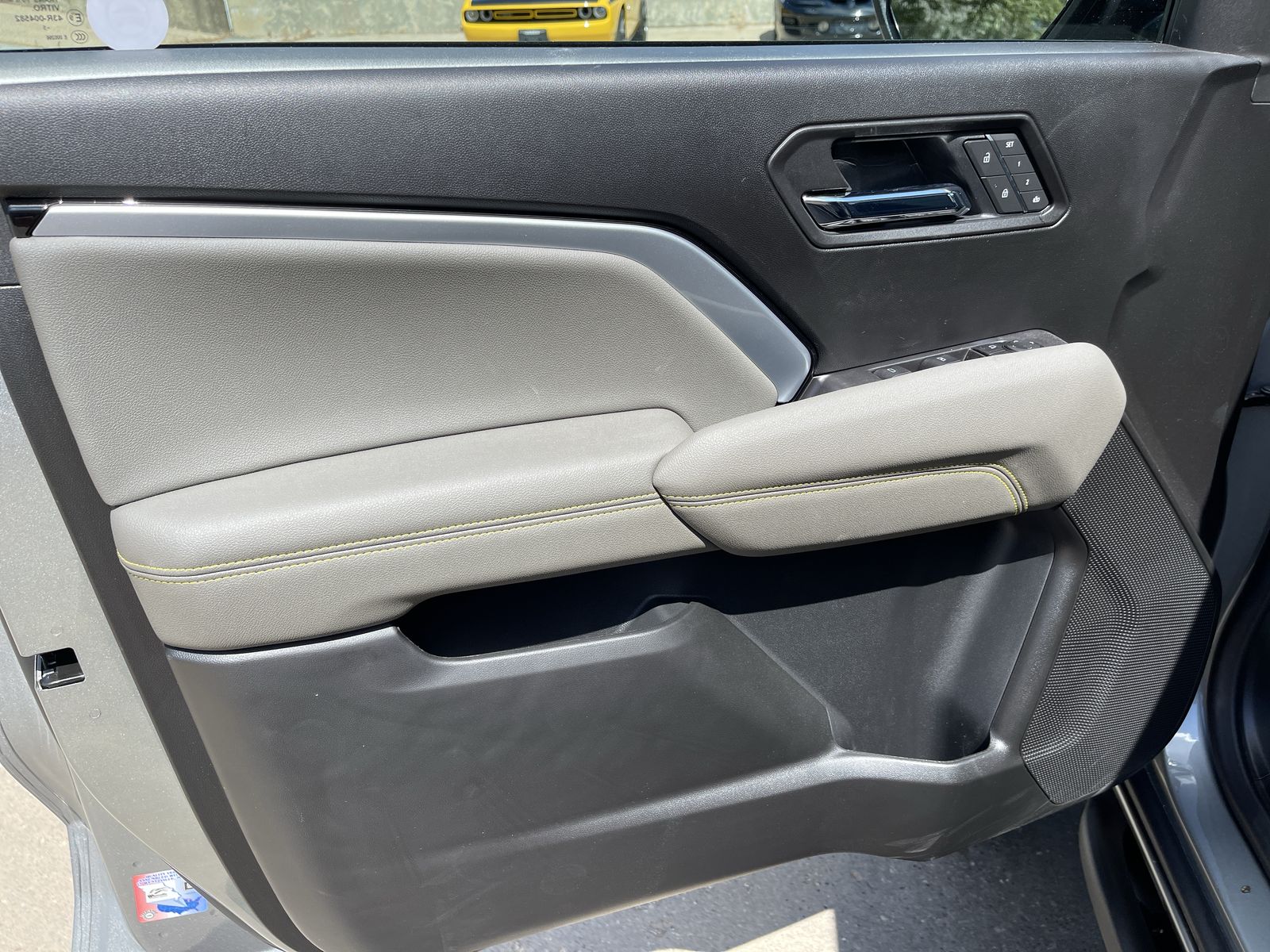 2025 Chevrolet Colorado ZR2 photo 2