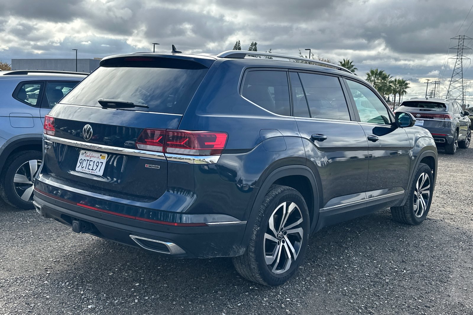 2022 Volkswagen Atlas V6 SEL photo 2
