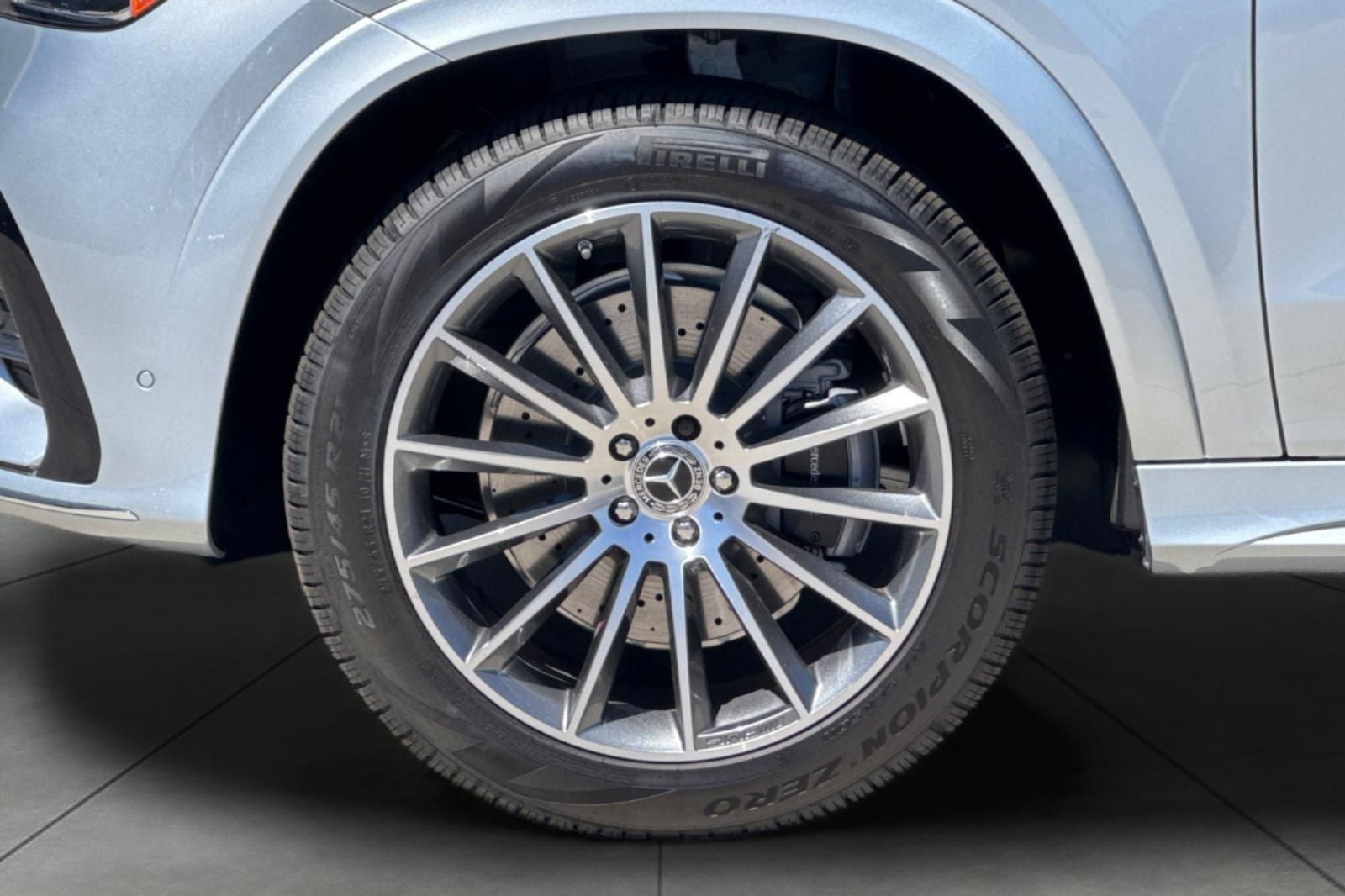 2025 Mercedes Benz GLE 350 4MATIC photo 4