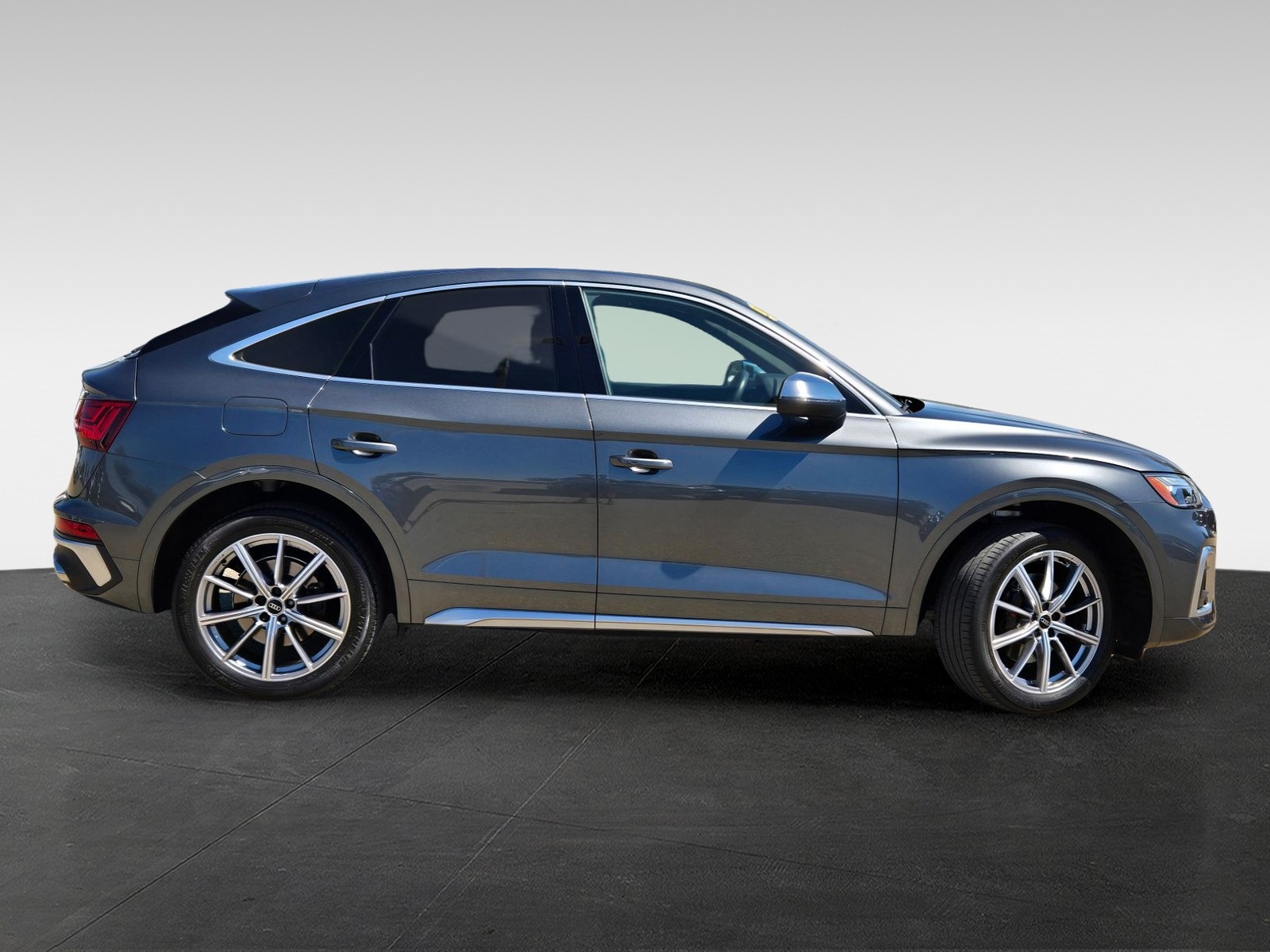 2022 Audi SQ5 Premium Plus photo 3
