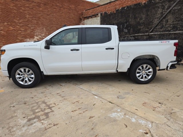 2026 Chevrolet Silverado 1500 Custom photo 4