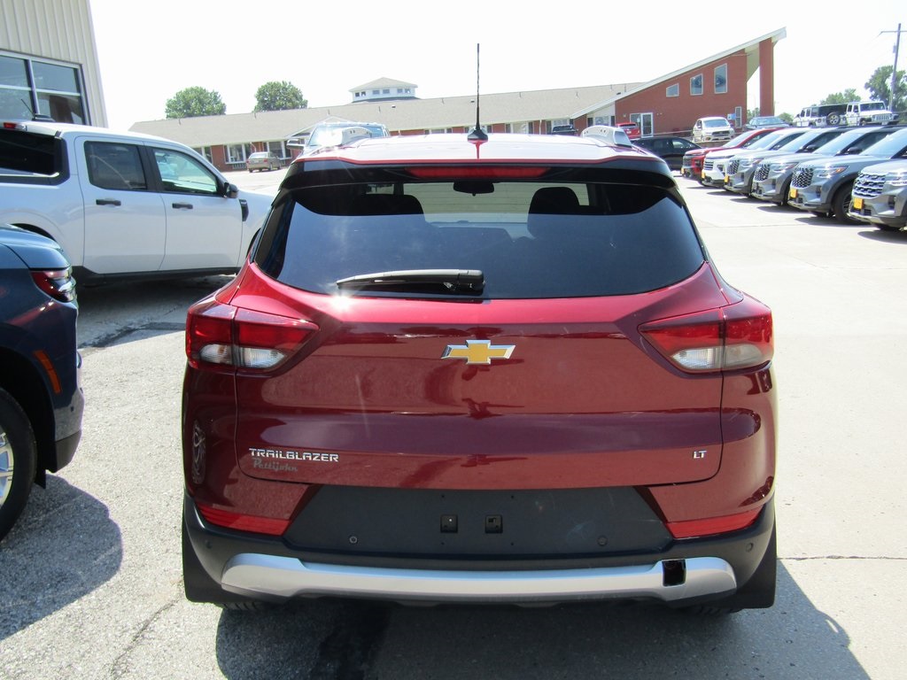 2024 Chevrolet Trailblazer LT photo 3