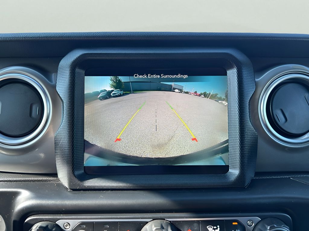 2022 Jeep Wrangler Unlimited Sahara photo 16