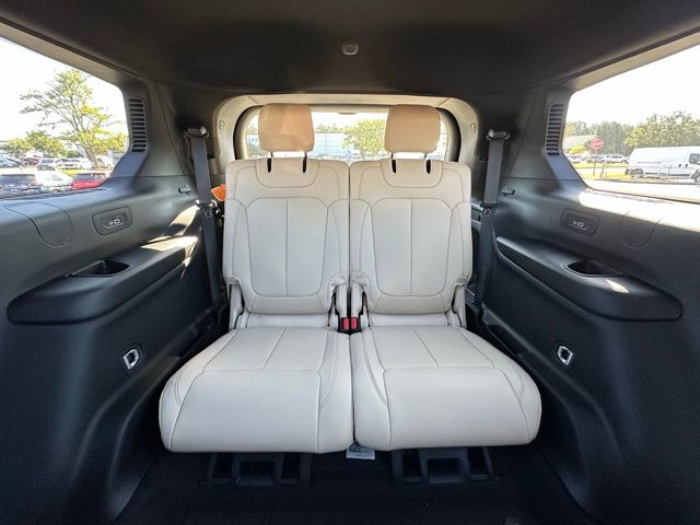 2025 Jeep Grand Cherokee Limited photo 31