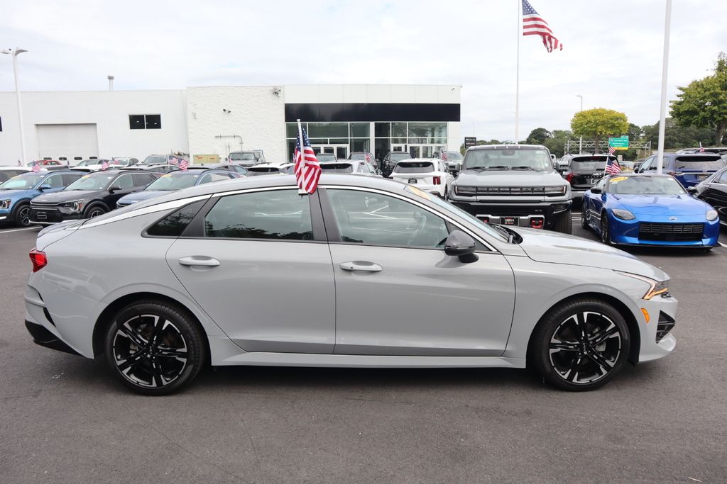 2023 Kia K5 GT-Line photo 2