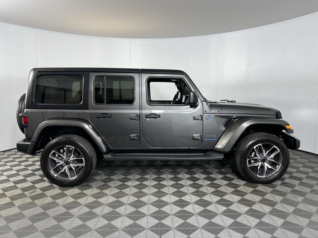 2024 Jeep Wrangler 4xe photo 3