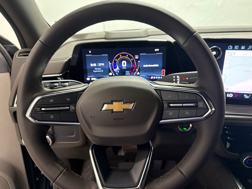 2025 Chevrolet Suburban LT photo 16