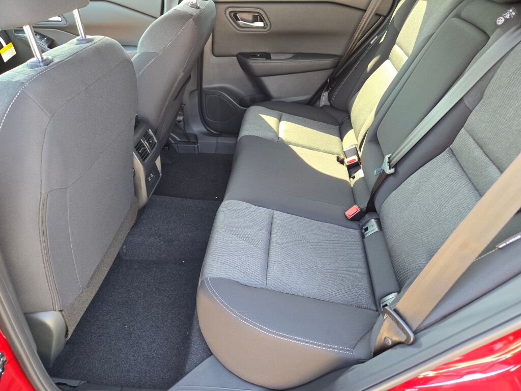 2026 Nissan Rogue SV photo 13