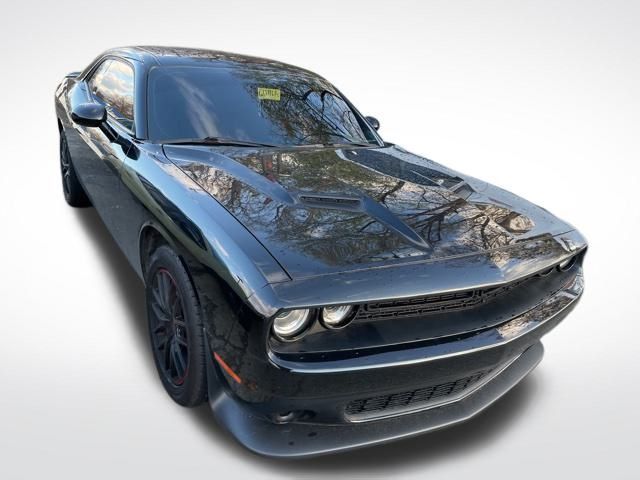 2015 Dodge Challenger SXT photo 3