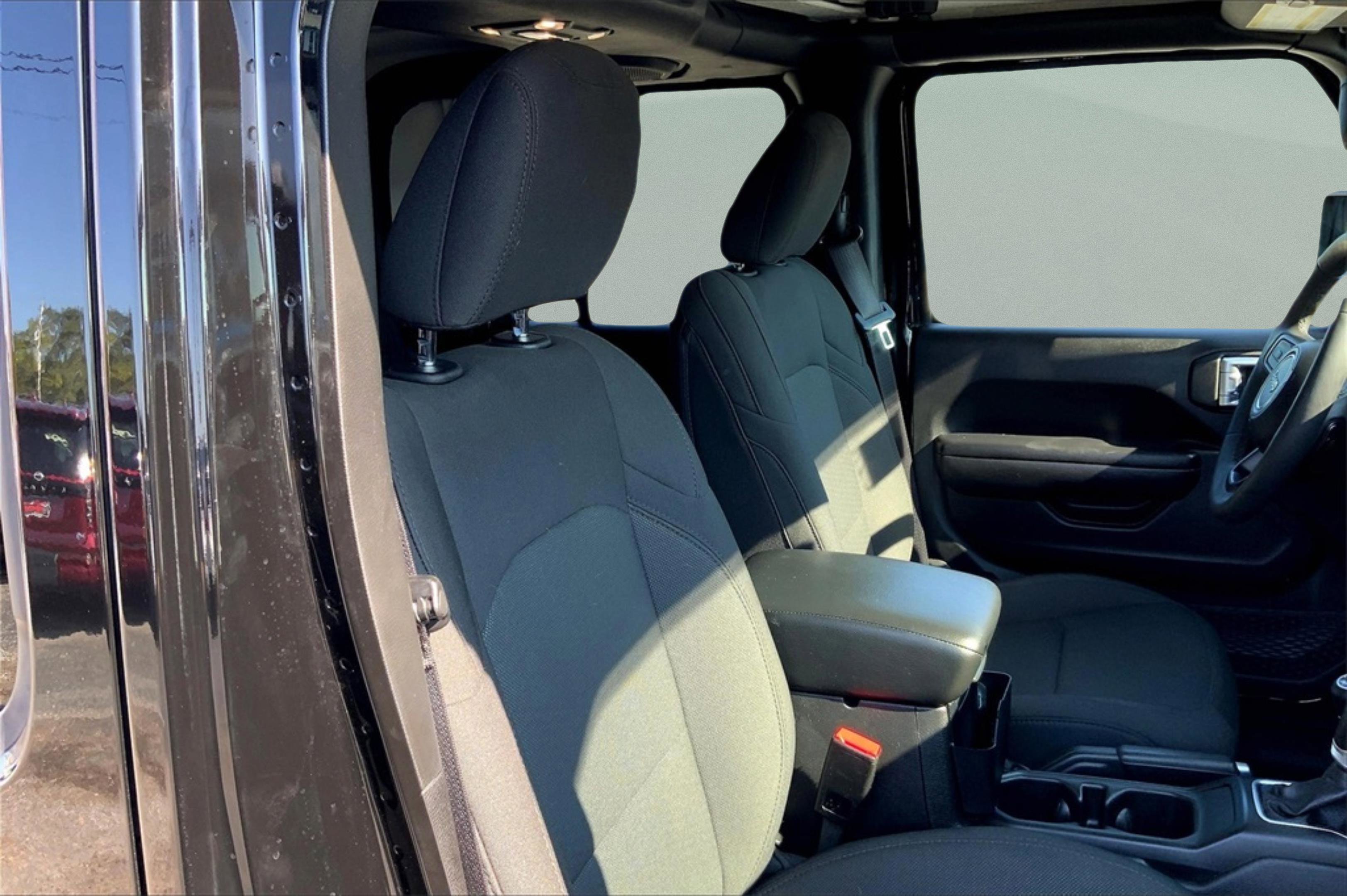 2023 Jeep Gladiator Sport photo 9