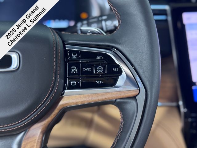 2025 Jeep Grand Cherokee L Summit Reserve photo 27