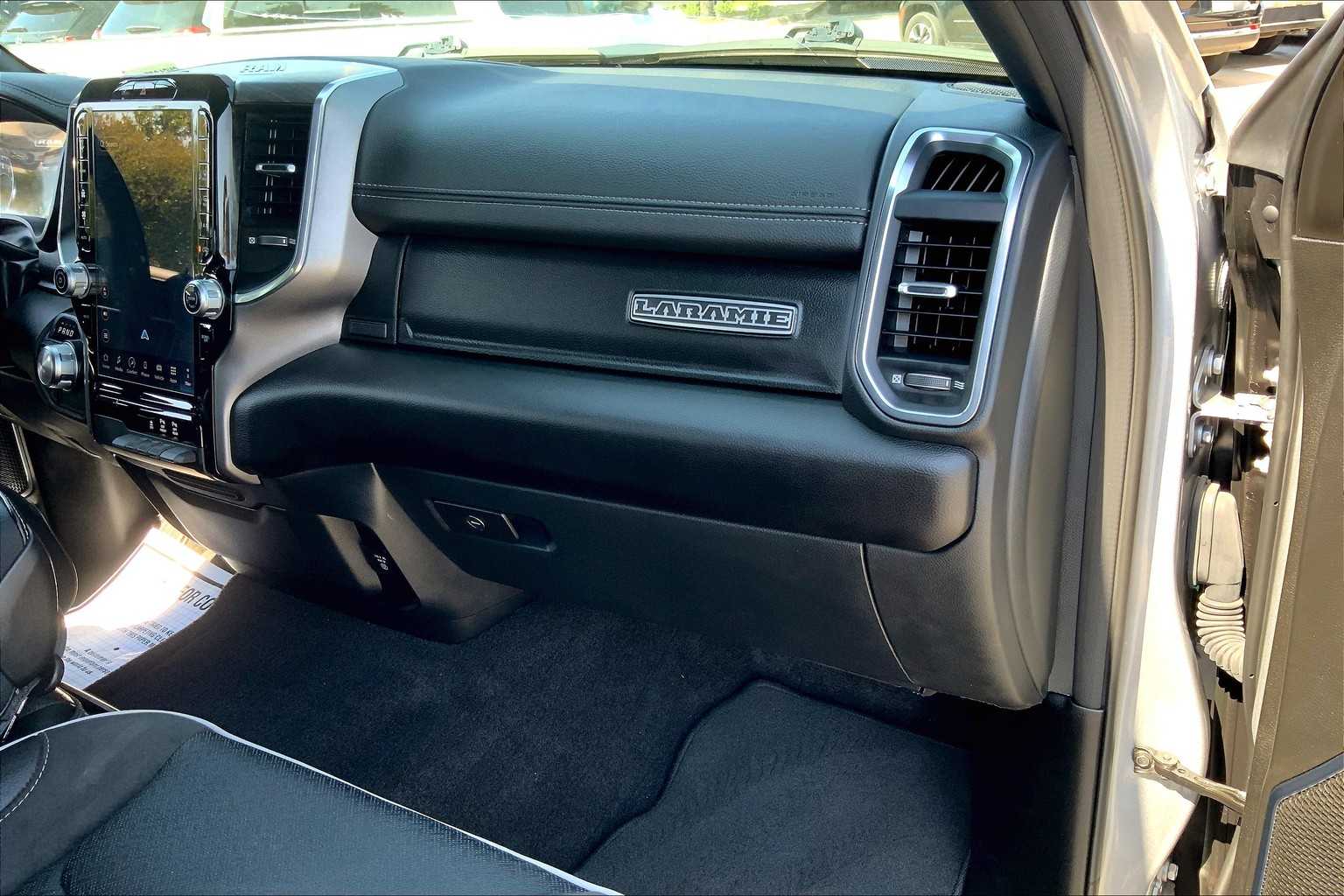 2025 Ram 1500 Laramie photo 15