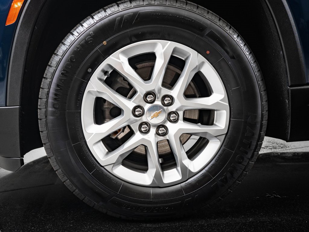 2023 Chevrolet Traverse LS photo 8