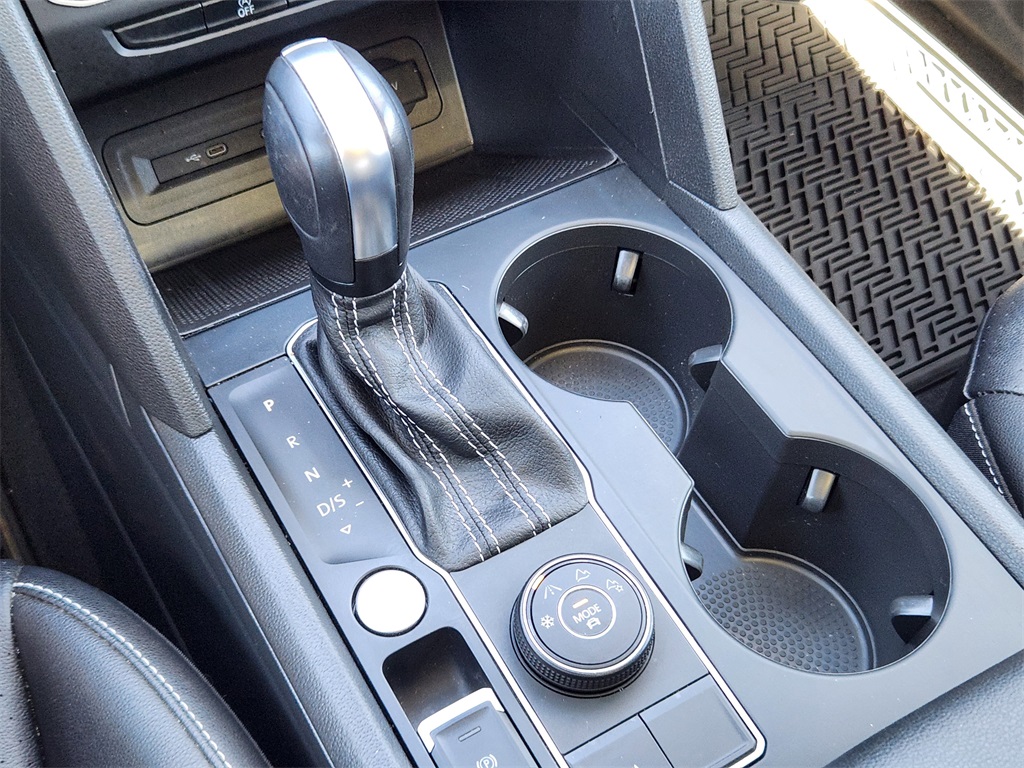 2021 Volkswagen Atlas V6 SE Technology R-Line photo 18