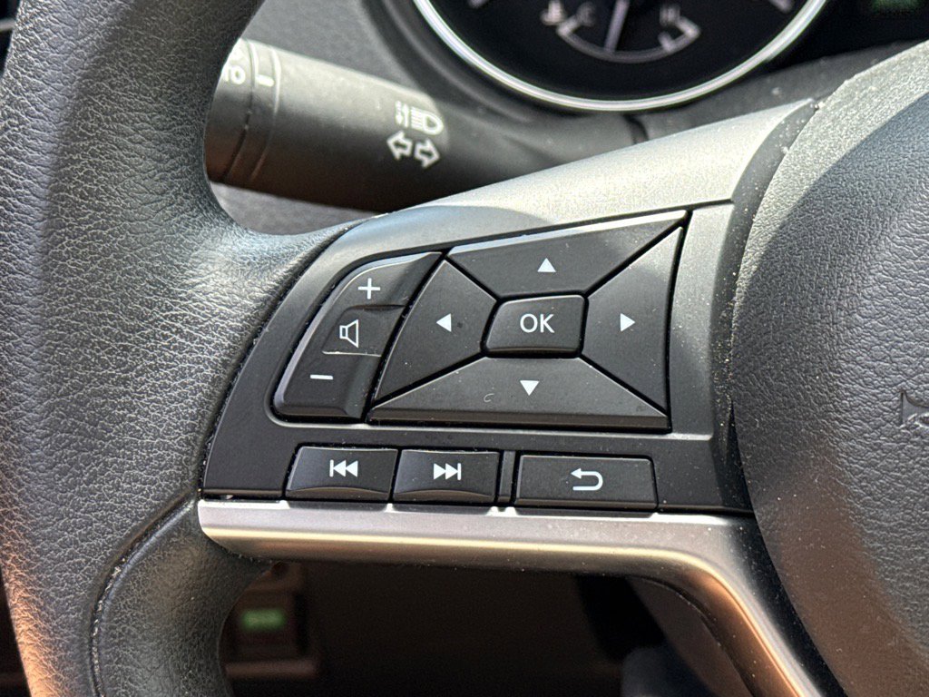 2019 Nissan Rogue S photo 16