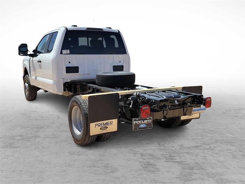 2025 Ford F-350 XL photo 8