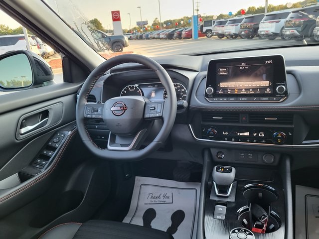 2026 Nissan Rogue SV photo 13