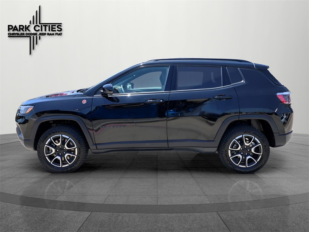 2024 Jeep Compass Trailhawk photo 5