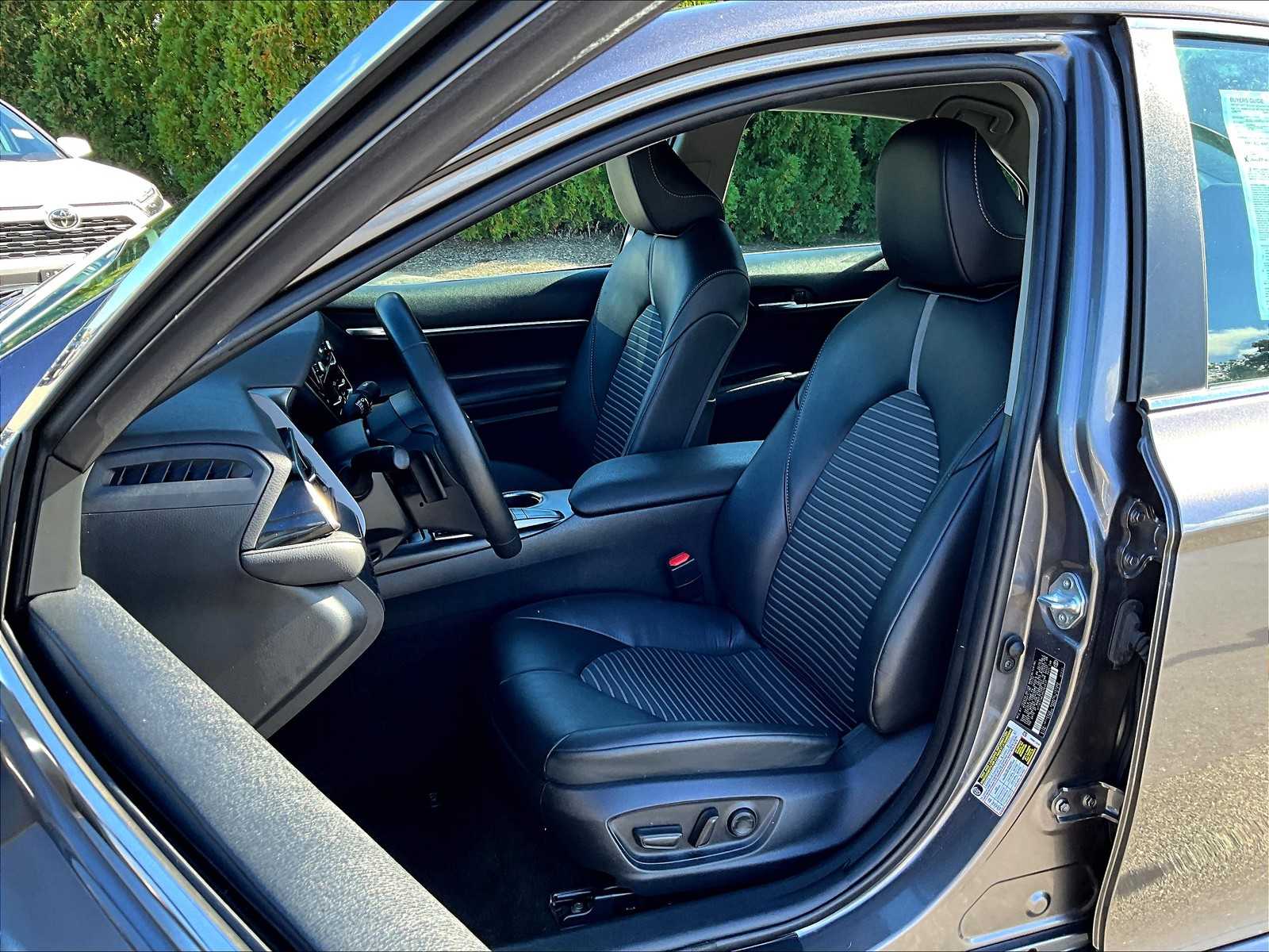 2023 Toyota Camry SE photo 10