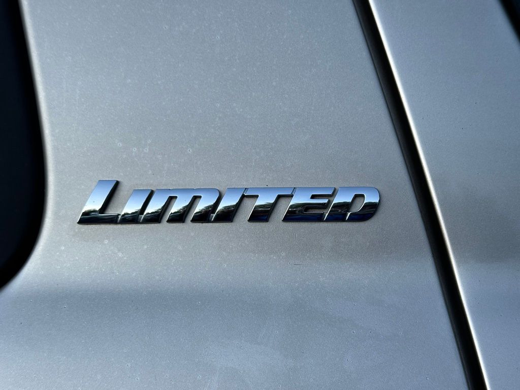 2008 Toyota Sequoia Limited photo 6