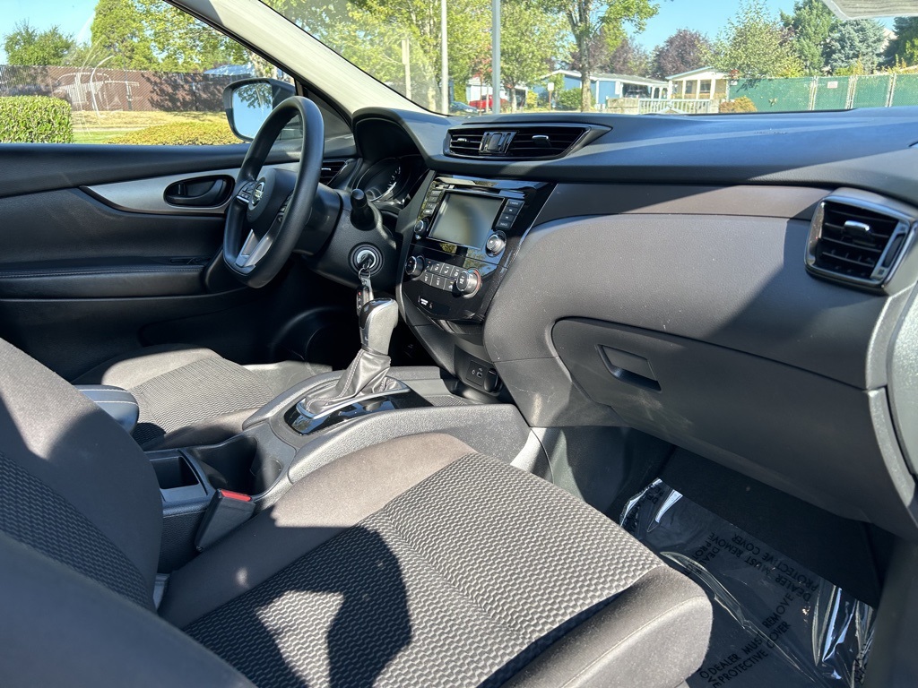 2021 Nissan Rogue Sport S photo 25