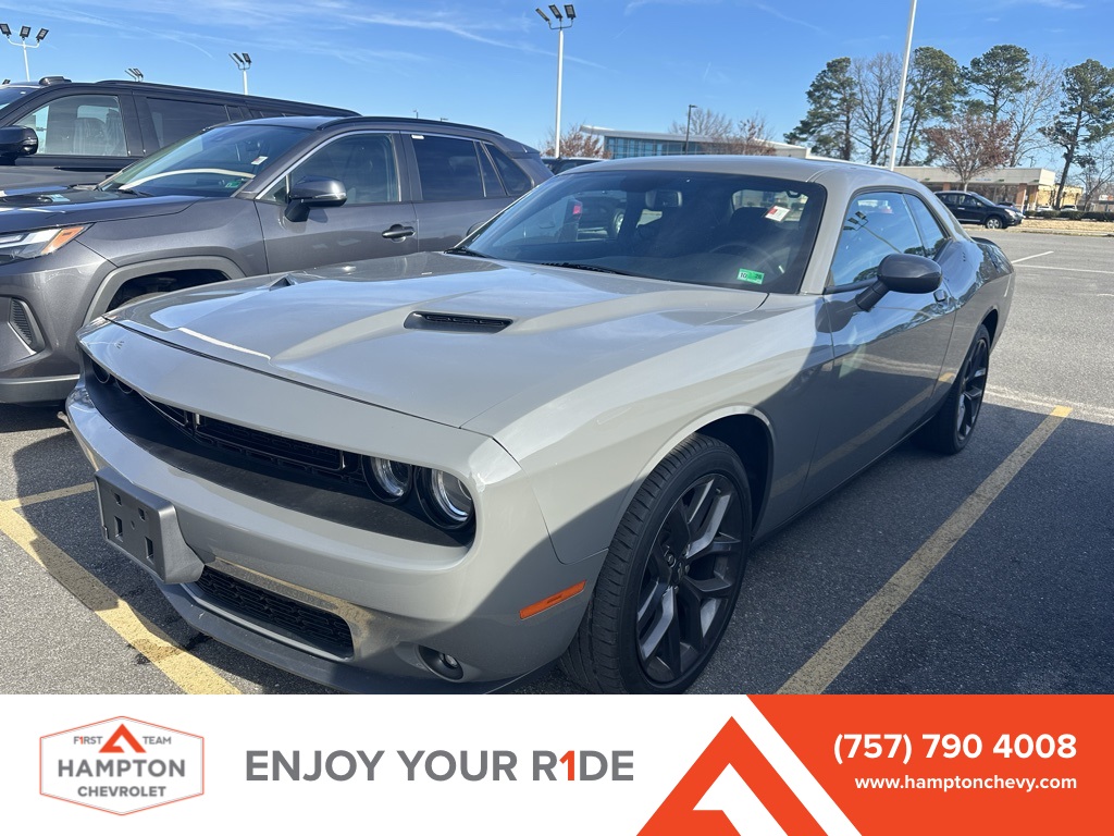 2023 Dodge Challenger SXT's photo