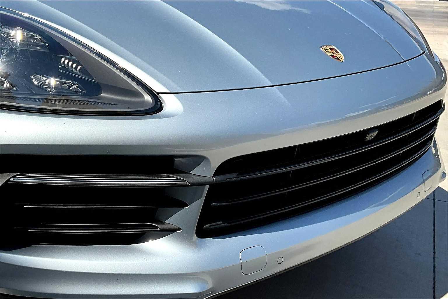 2021 Porsche Cayenne Coupe photo 20