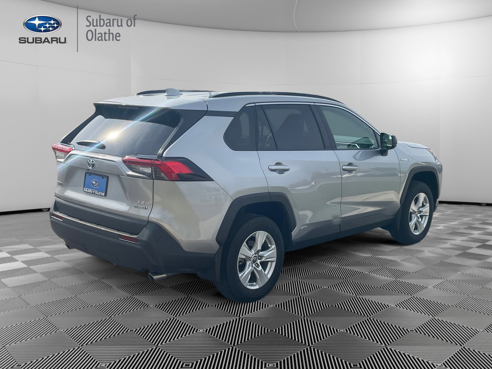 2021 Toyota RAV4 Hybrid LE photo 10