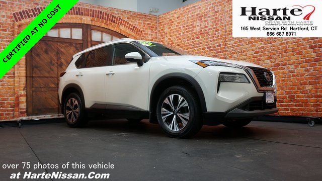 2022 Nissan Rogue SV's photo
