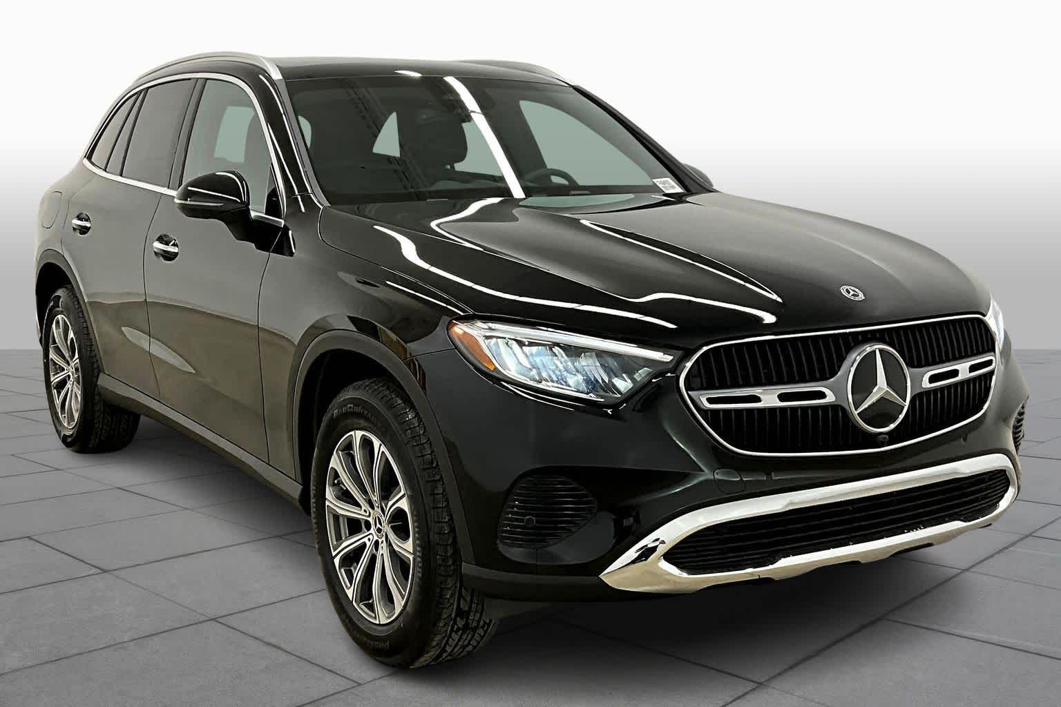 2026 Mercedes Benz GLC 300 photo 2