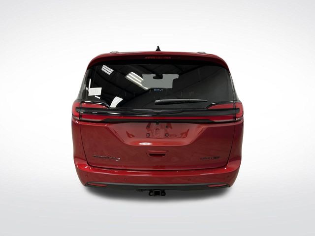 2026 Chrysler Pacifica Limited photo 12