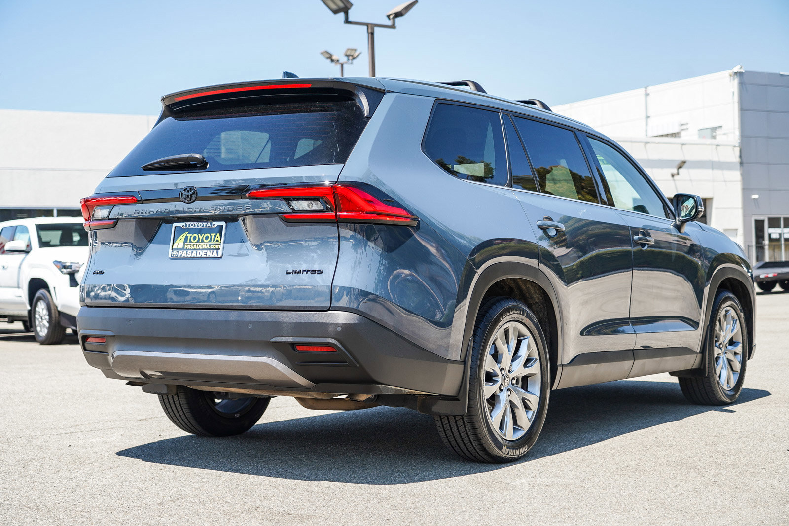 2024 Toyota Grand Highlander Limited photo 6