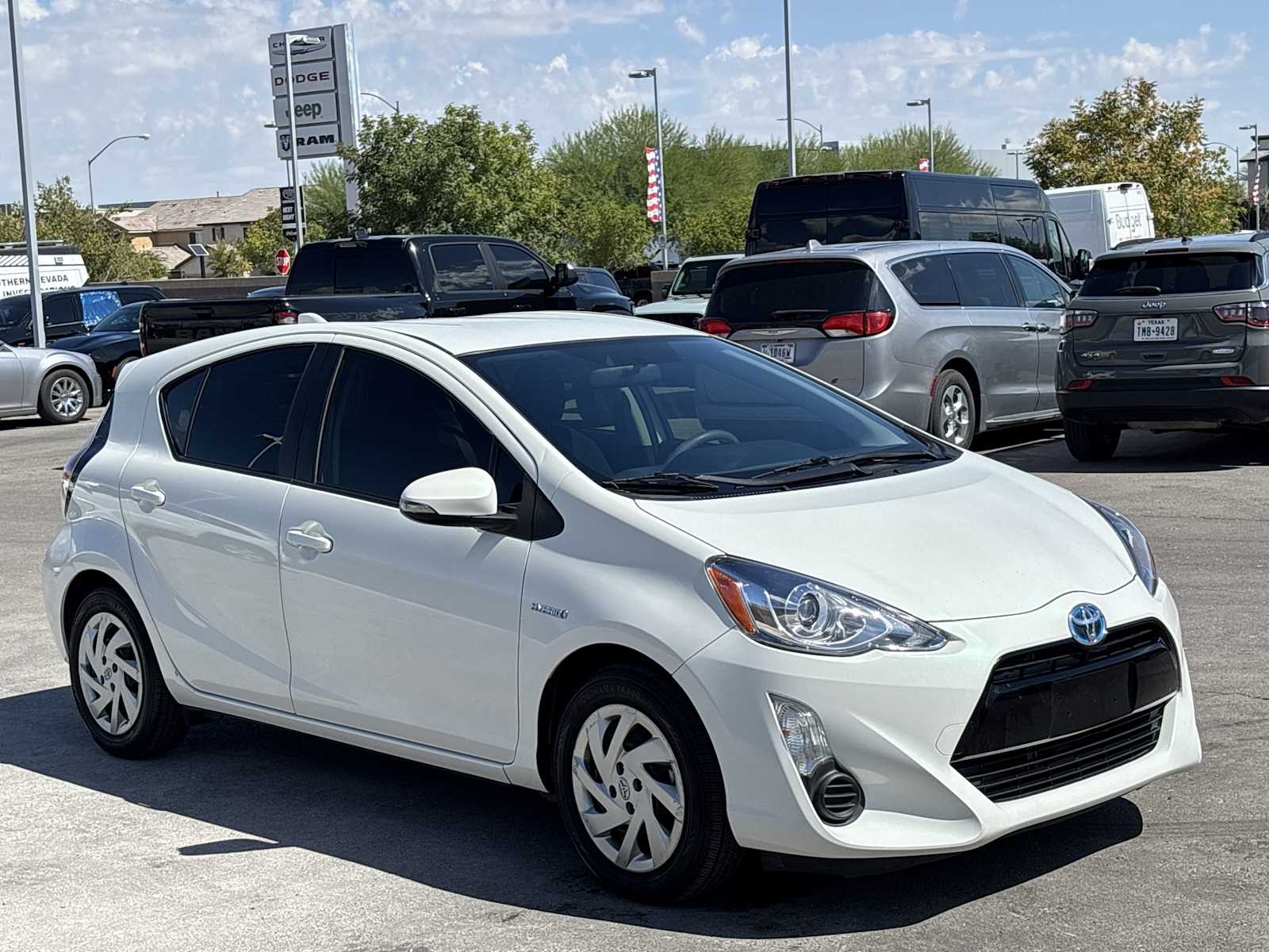 2015 Toyota Prius Four photo 3