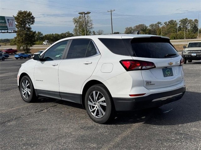 2024 Chevrolet Equinox LT photo 2