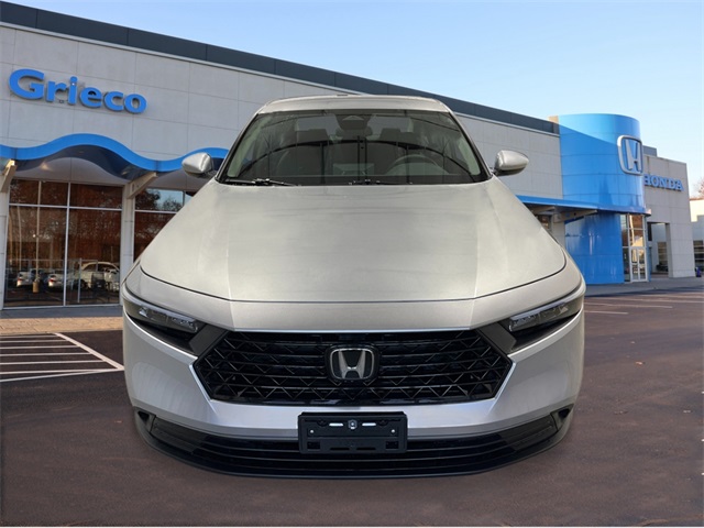 2025 Honda Accord LX photo 9