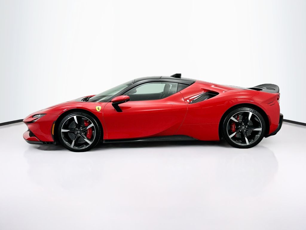 2022 Ferrari SF90 Stradale Base photo 2