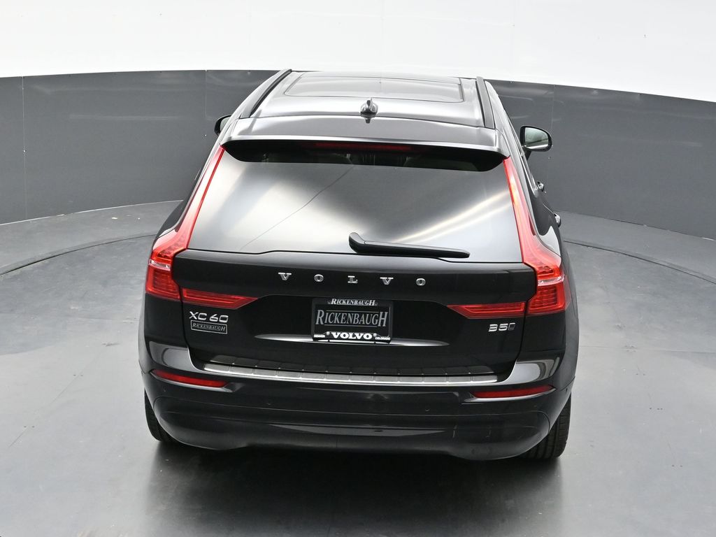 2022 Volvo XC60 B5 Momentum photo 31
