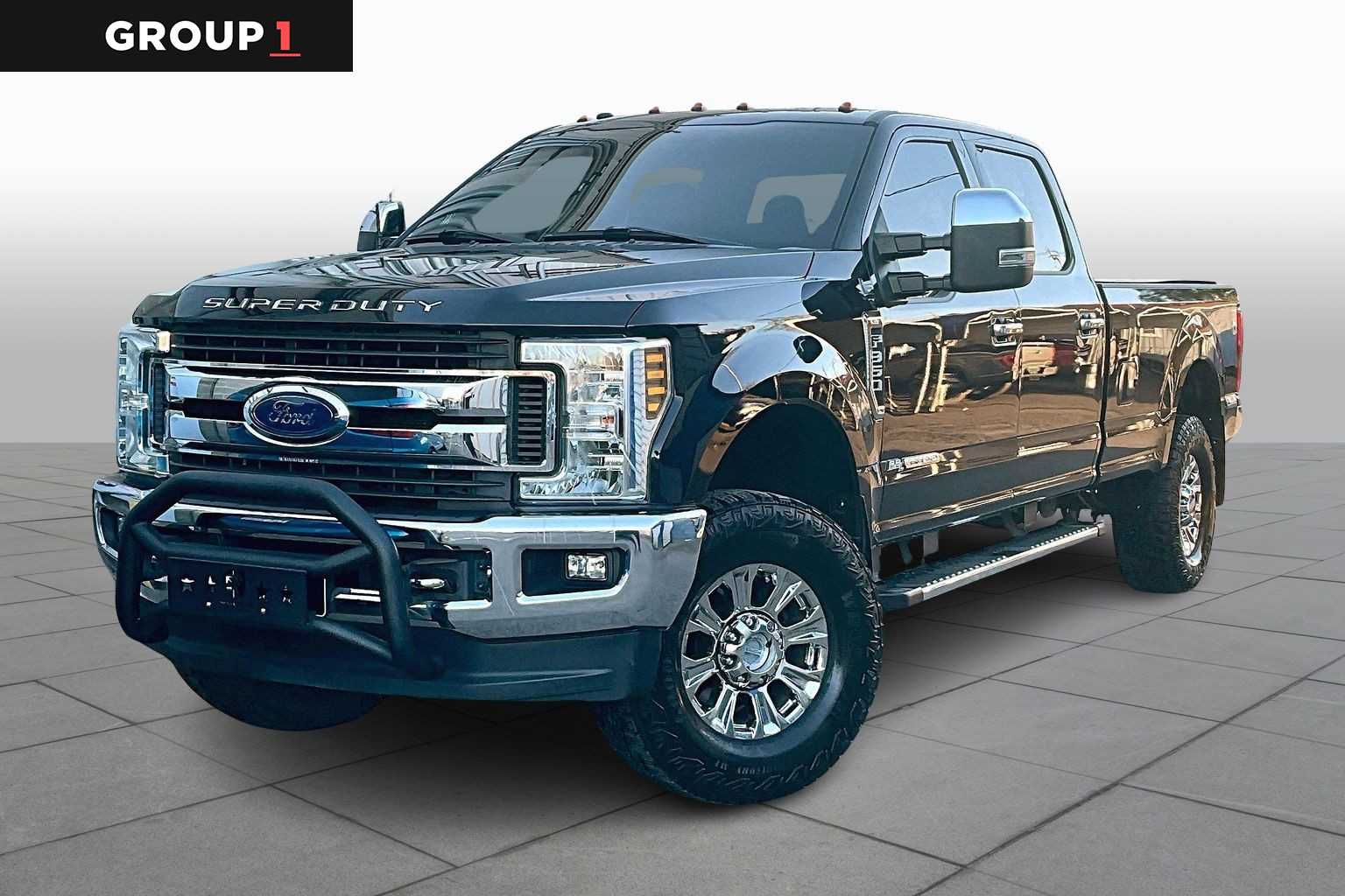2019 Ford F-350 Super Duty XLT's photo