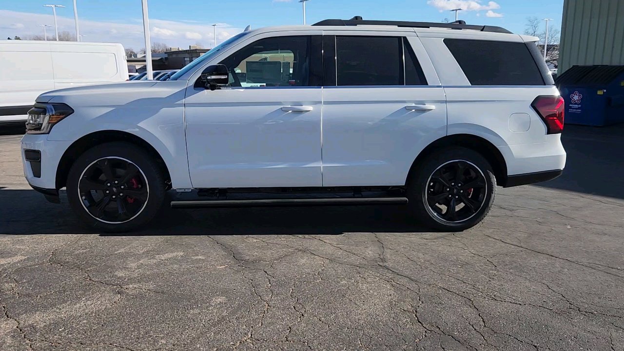 2024 Ford Expedition Limited photo 2