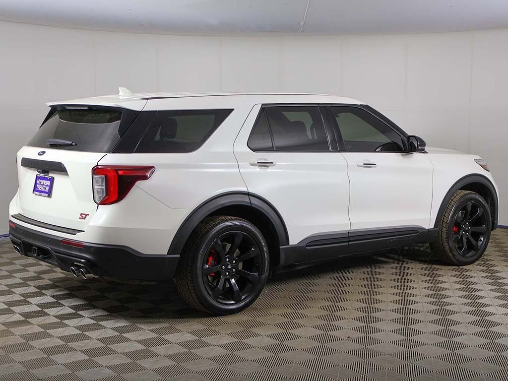 2022 Ford Explorer ST photo 13