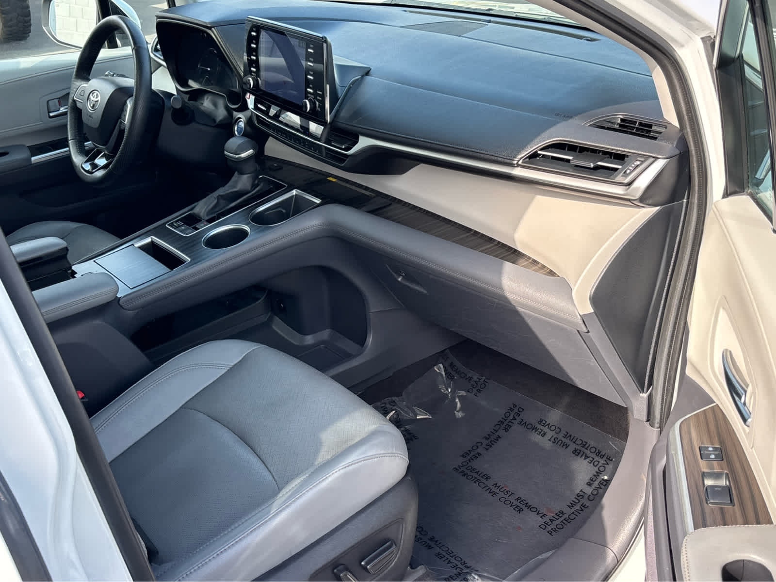 2022 Toyota Sienna Limited photo 20