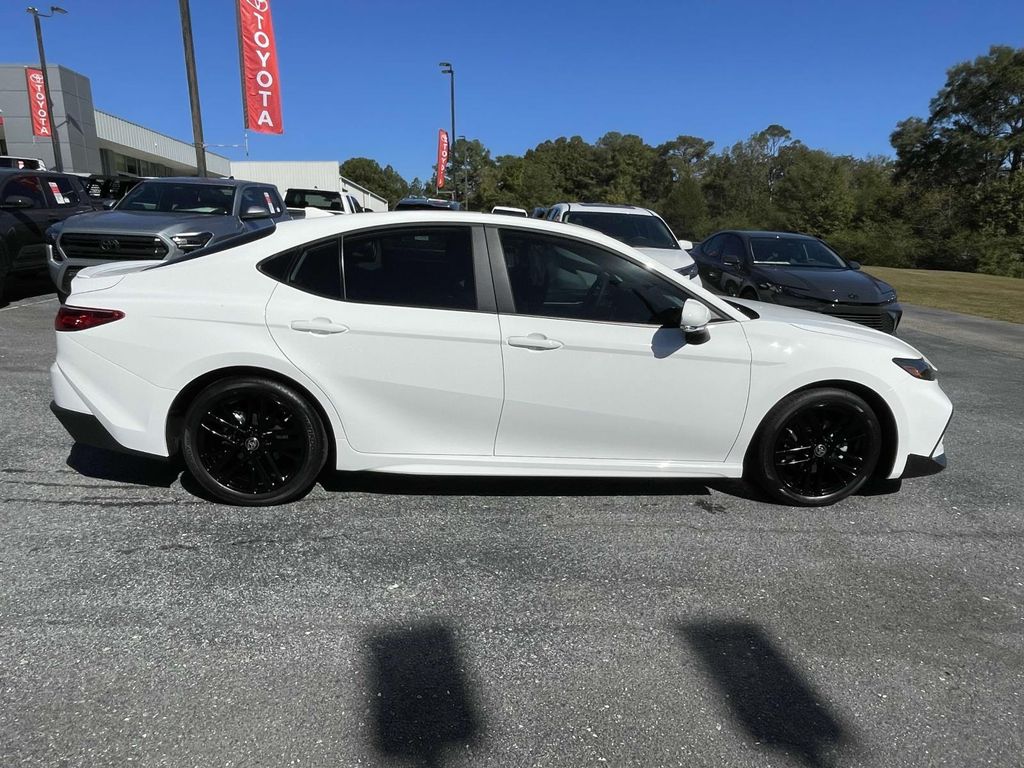 2026 Toyota Camry SE photo 3
