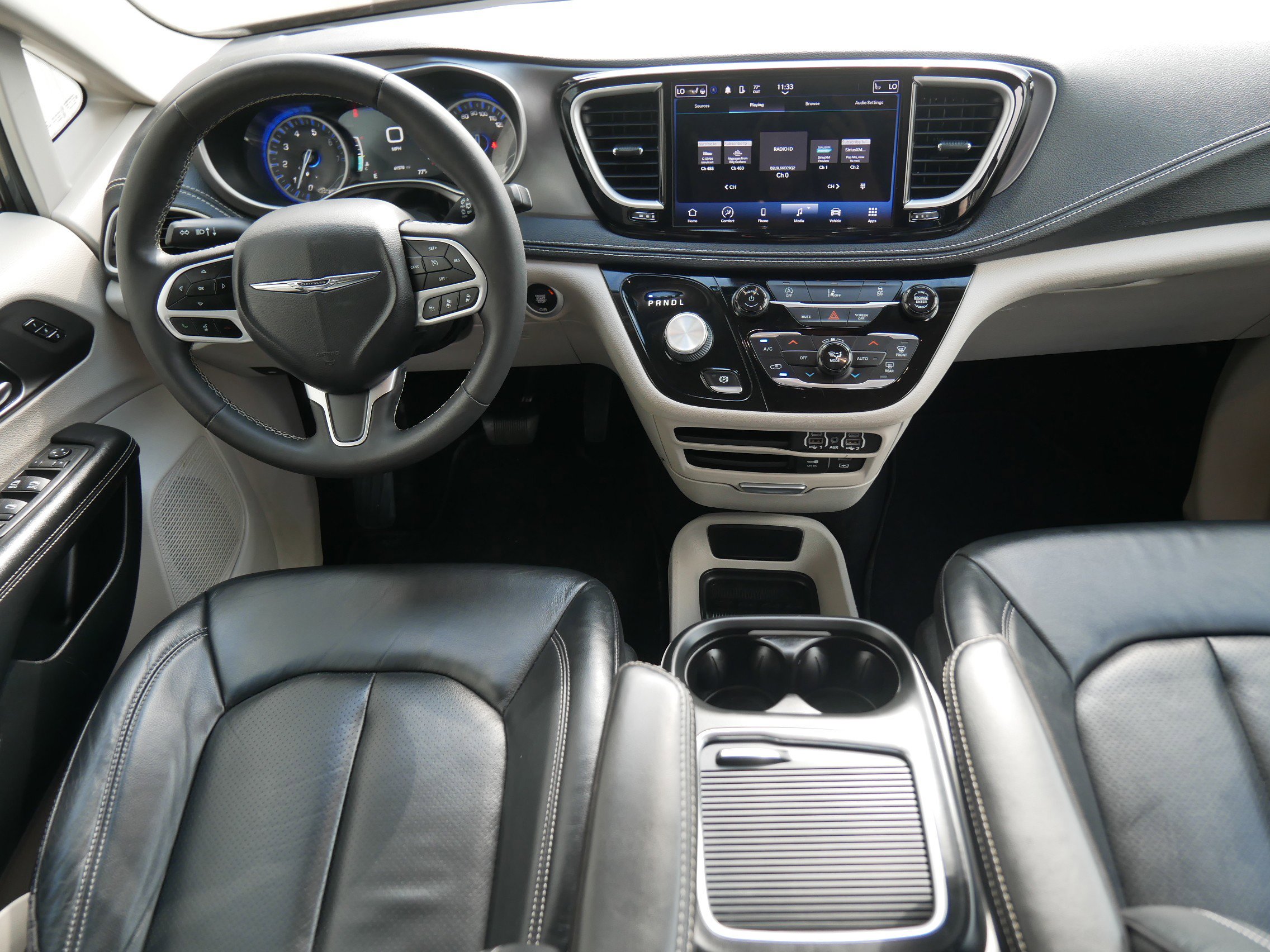 2022 Chrysler Pacifica Touring L photo 14