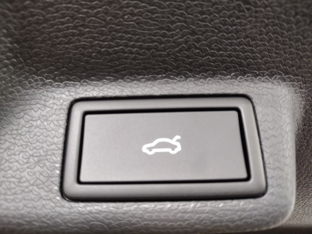 2025 Volkswagen ID. Buzz photo 19