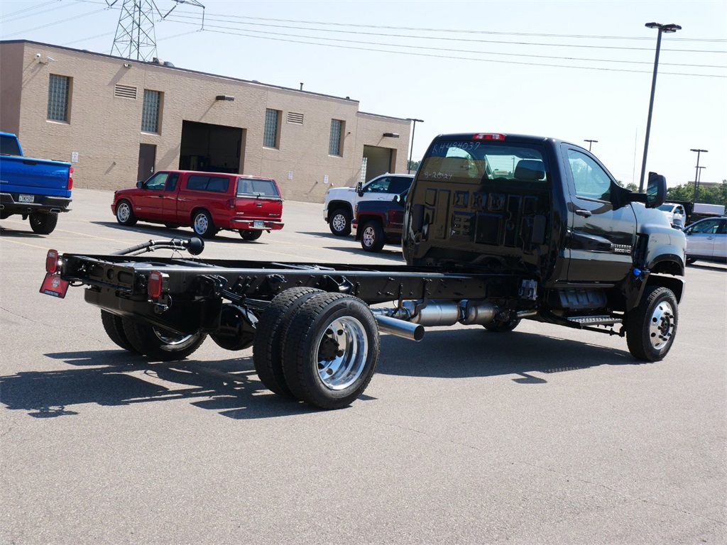 2024 Chevrolet Silverado 6500HD Work Truck photo 7