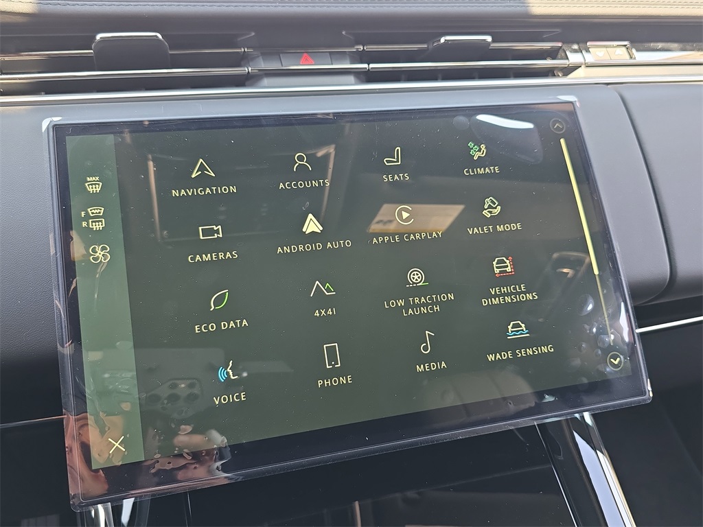 2025 Land Rover Range Rover Sport SE photo 18